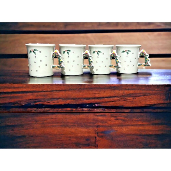 Vintage Christmas Set of 4 Mugs Japan Christmas Tree Handles Holly Snowflakes - Picture 1 of 10